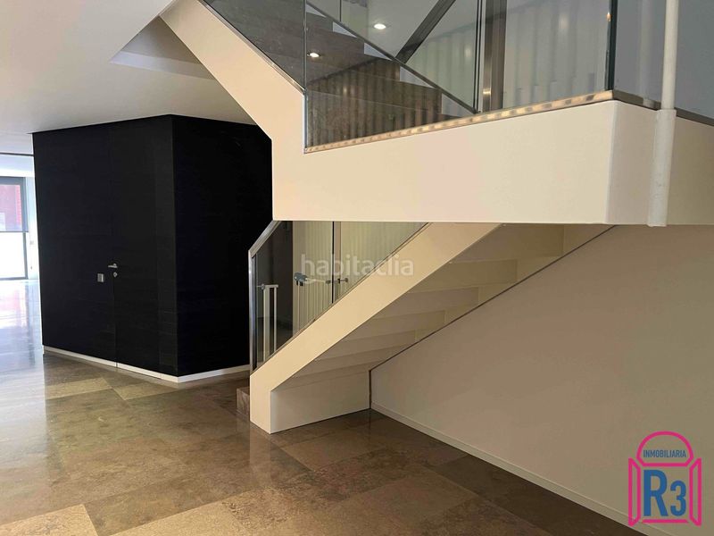 Foto cdcbd0d2-f83e-41e0-a349-427bc295d694. Piso ático dúplex espectacular al lado de la pícara en León