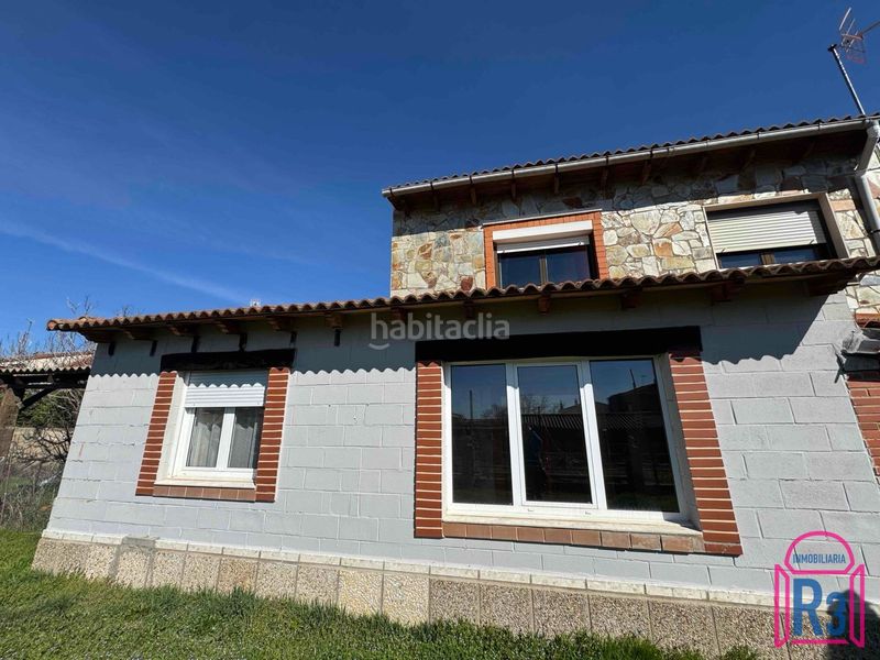 Foto 5e65cef7-ece5-41e1-8102-5547632d25ba. Edifici a Santovenia de la Valdoncina