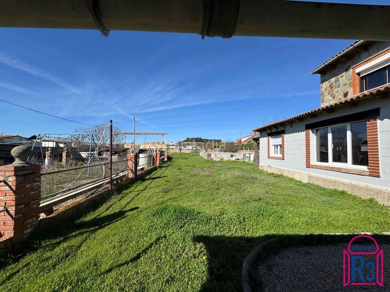 Foto 619b9832-0ded-4c8c-a1b0-46b728230733. Edifici a Santovenia de la Valdoncina