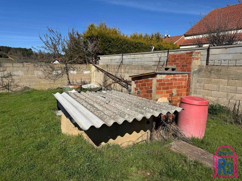 Foto 8ef08074-5cd8-4596-b303-ba2779f3c391. Edifici a Santovenia de la Valdoncina