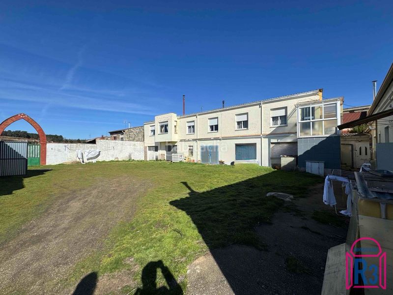 Foto a3c79fa2-128d-4c48-9ee9-6a830fa68f78. Edifici a Santovenia de la Valdoncina