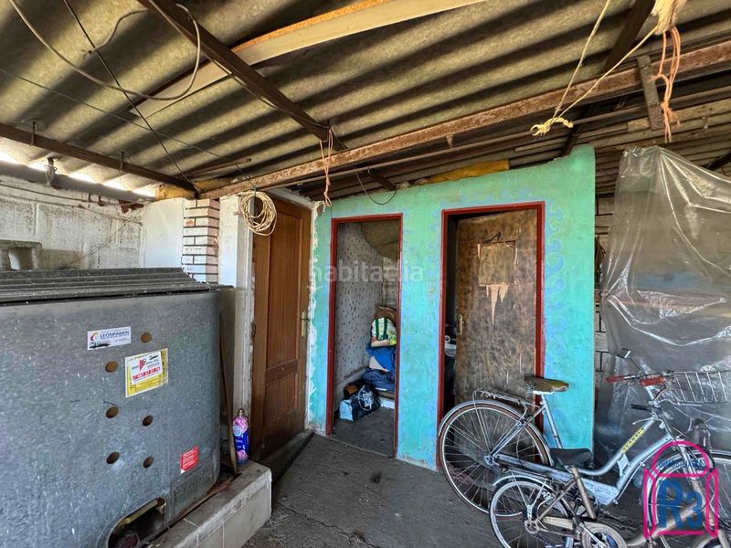 Foto c7c77090-f809-497c-acc2-595fd8a7fe4d. Edifici a Santovenia de la Valdoncina