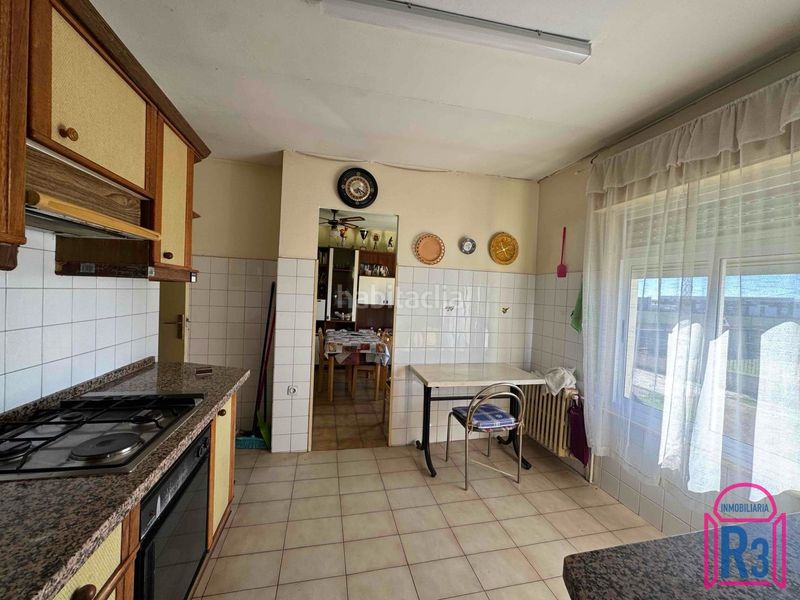 Foto ede62a30-f27c-460f-901b-0dd6788272f3. Edifici a Santovenia de la Valdoncina