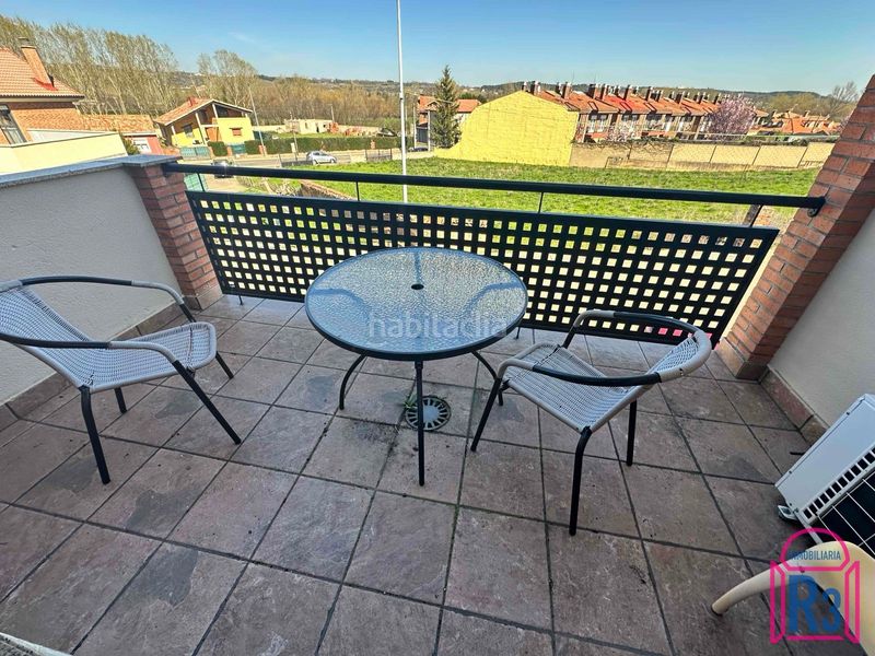 Foto 43aa97ff-856d-4d29-a08b-d3a45d010506. Casa adossada amb calefacció aparcament a Sariegos