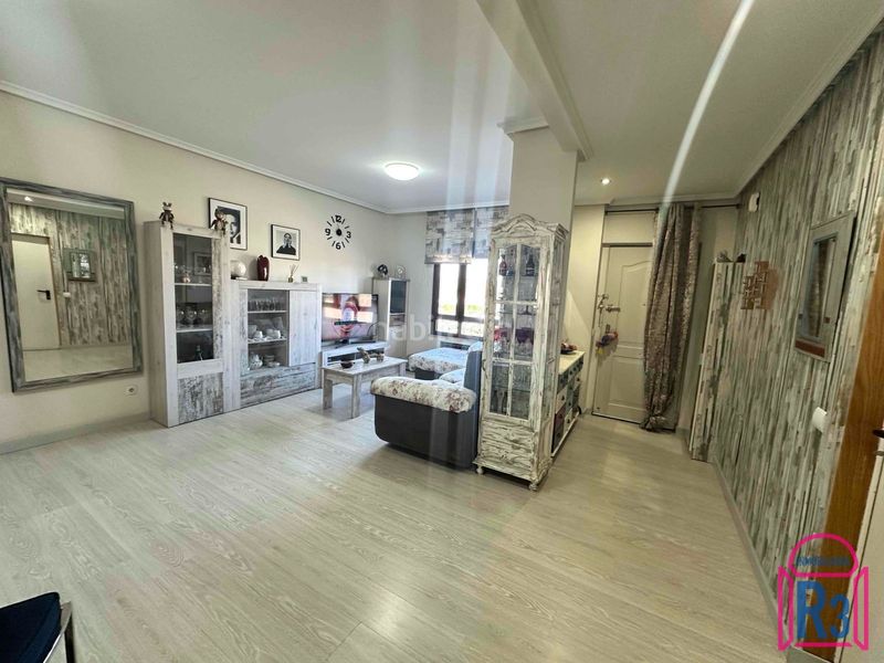 Foto 77110a37-f64e-4f33-a873-962f16aebf31. Casa adossada amb calefacció aparcament a Sariegos