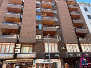 Appartamento in Centro Ciudad. Piso amplio con muy buena distribución y garaje enfrente de la p