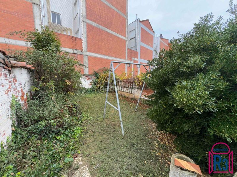 Foto 4eff9cf8-b5d3-40bf-94a5-6a9f9ca20a54. Casa amb calefacció a Puente Castro León