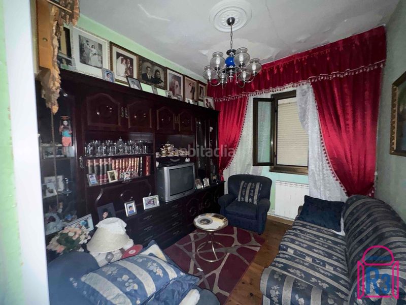 Foto b9436dac-ce8b-4d40-aed8-9f62403847a7. Casa amb calefacció a Puente Castro León