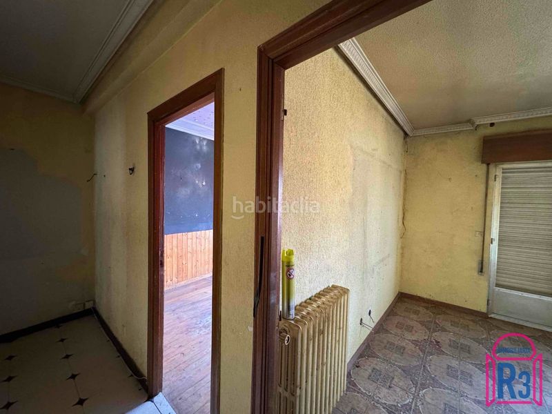Foto 8f746799-72fb-4368-924a-5ae8206e1a0f. Edifici a Trobajo del camino