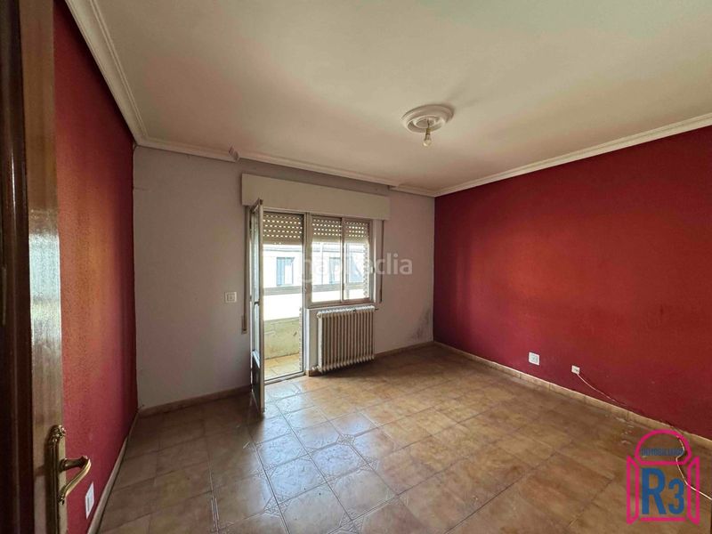 Foto bac708b8-16a1-4885-8d6d-1d378efc0f69. Edifici a Trobajo del camino