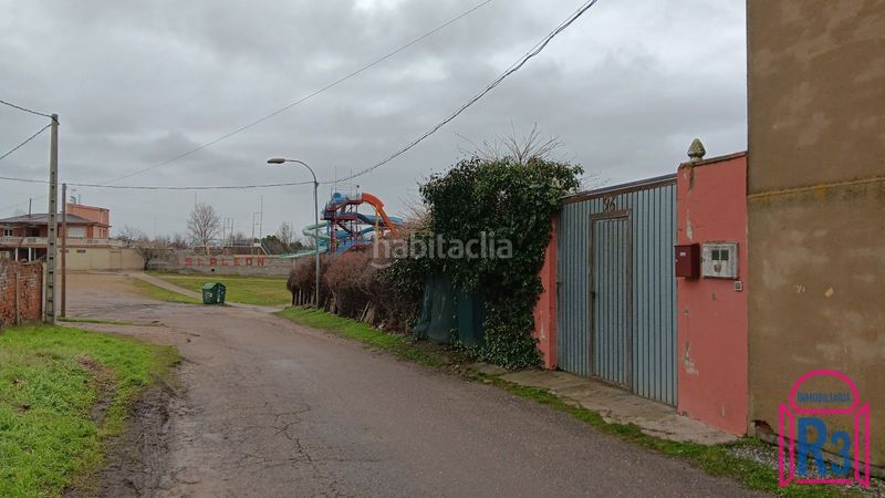 Foto 3849056d-bf55-4934-b7cc-5294bd2ac9ce. Finca rústica parcela de 1300 m con refugio en Trobajo del camino