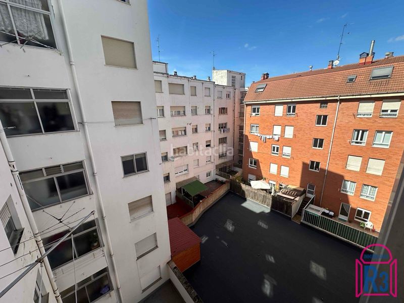 Foto 015bd2d1-92e3-4664-8e14-7bbb8656ae2b. Pis amb calefacció aparcament a San Claudio - La Chantría León