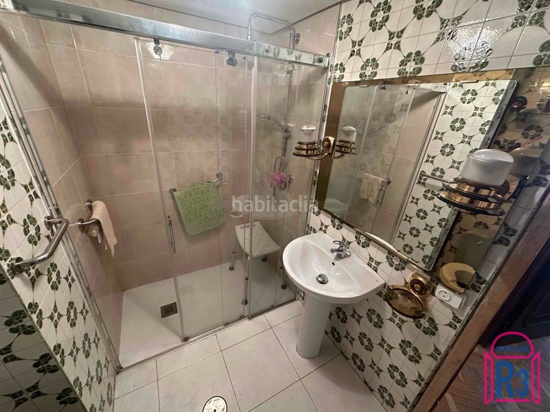 Foto 2ac532f6-6b72-4162-b24c-77f68cf35cd8. Pis amb calefacció aparcament a San Claudio - La Chantría León