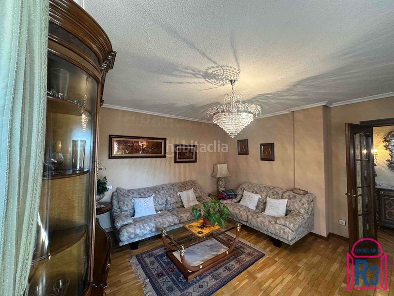 Foto 591c013a-a60f-4a20-804c-7534a3031248. Pis amb calefacció aparcament a San Claudio - La Chantría León