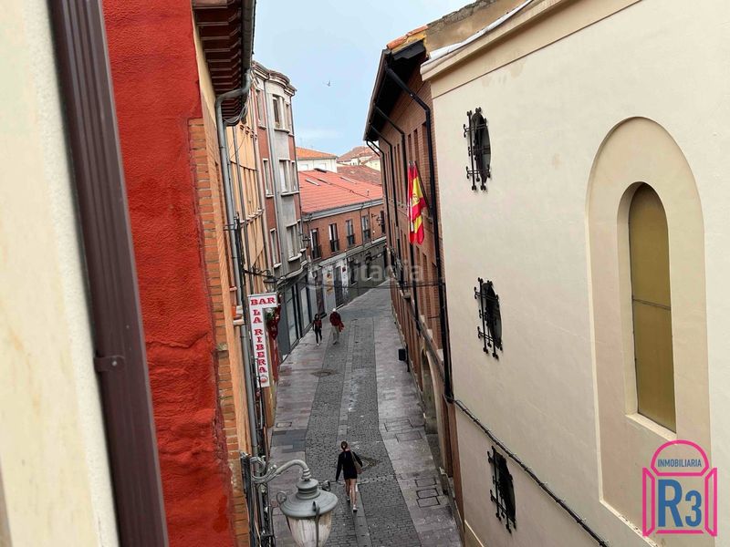 Foto c127728a-a282-4938-9b81-a14fe919c33b. Dúplex amb calefacció a Casco Antiguo León