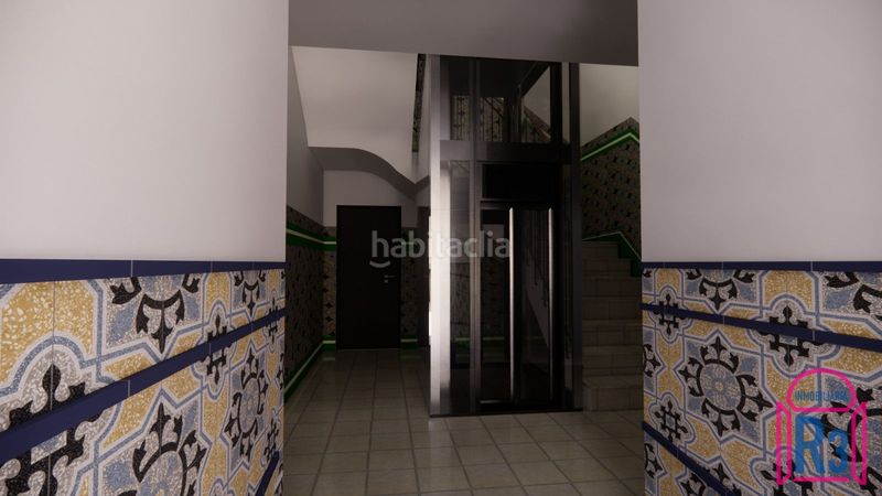 Foto a1a4c436-83b0-4792-bef8-888fb0c0b5dd. Piso  para reformar en edificio con ascensor en León