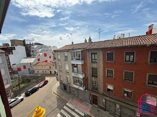 Pis a San Esteban. Piso para reformar en edificio con ascensor