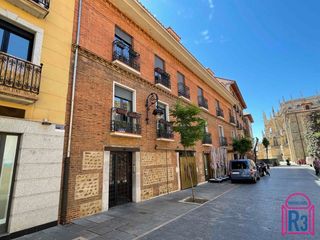Apartament a San Mamés - La Palomera. Apartamento con inquilino. muy bien situado.