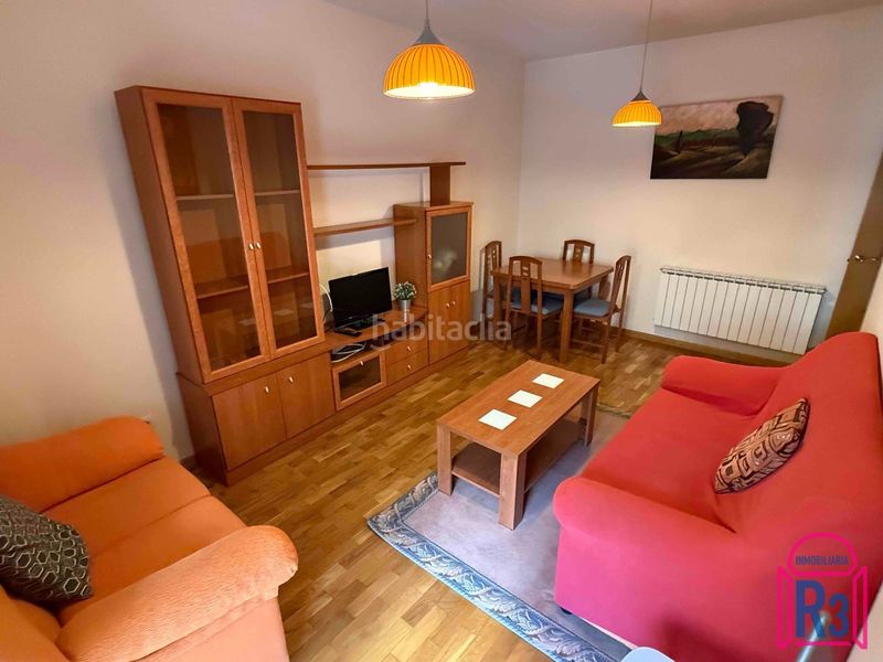 Foto c95c11e9-9d42-48e7-a859-81738418ca48. Apartament amb calefacció aparcament a Centro Ciudad León