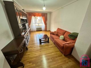 Appartement à Las Ventas. Piso luminoso de 3 dormitorios con garaje. amueblado.