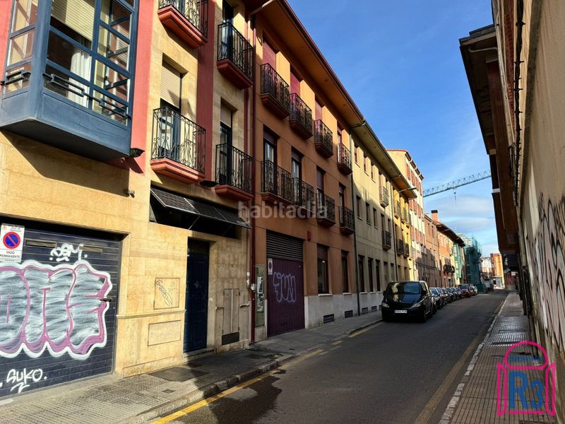 Foto de95fac0-8f7a-4fc4-9a95-37bd0d084412. Edifici a San Mamés - La Palomera León