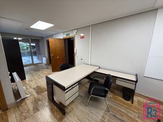 Location Bureau  Gran via de san marcos. Oficina amueblada en alquiler con terraza