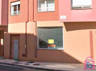 Local Comercial  Peregrinos. Local en bruto con patio de 50 m