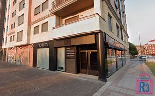 Business premise  El hayedo - avenida universidad. Local con 50m de fachada en la avenida universidad