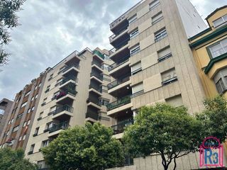 Pis a San Claudio - La Chantría. Amplio piso de 4 dormitorios con plaza de garaje