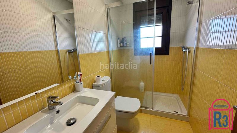Foto 68922fb8-5bac-4054-a03d-a9292ba1f82f. Casa adossada amb calefacció aparcament a Sariegos