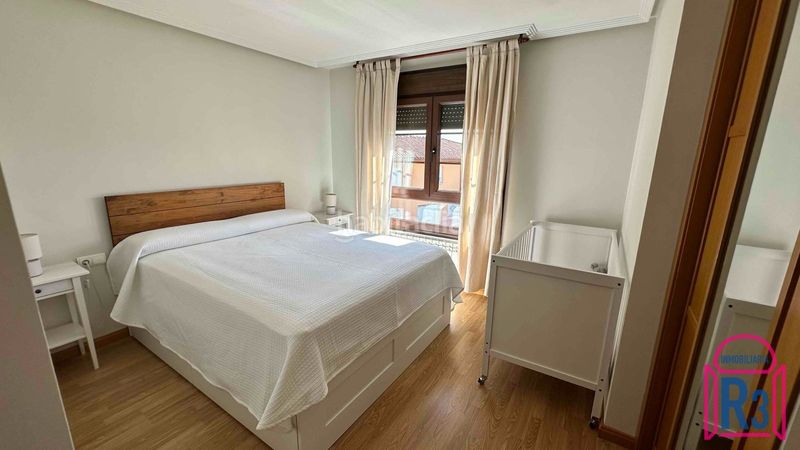 Foto f422ce8e-87d5-4fe3-b5c0-3d959f8ae125. Casa adossada amb calefacció aparcament a Sariegos