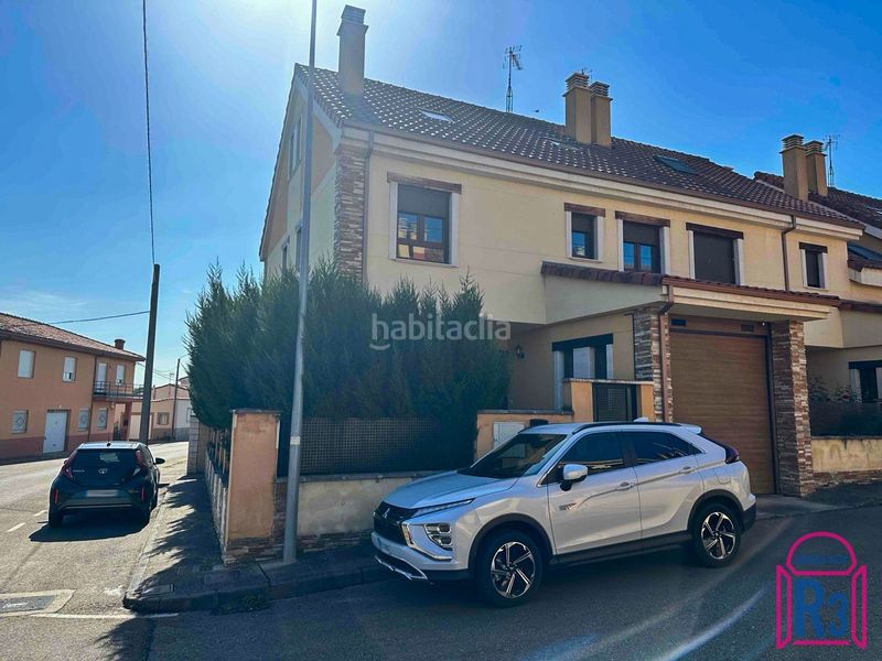 Foto f8614775-7e69-41c2-8db7-83aa1075d043. Casa adossada amb calefacció aparcament a Sariegos