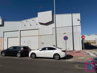 Capannone industriale  Alcalde miguel castaño. Nave en primera línea comercial zona carrefour