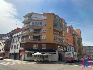 Pis a San Claudio - La Chantría. Amplio piso todo exterior de 4 dormitorios , al lado de la escue