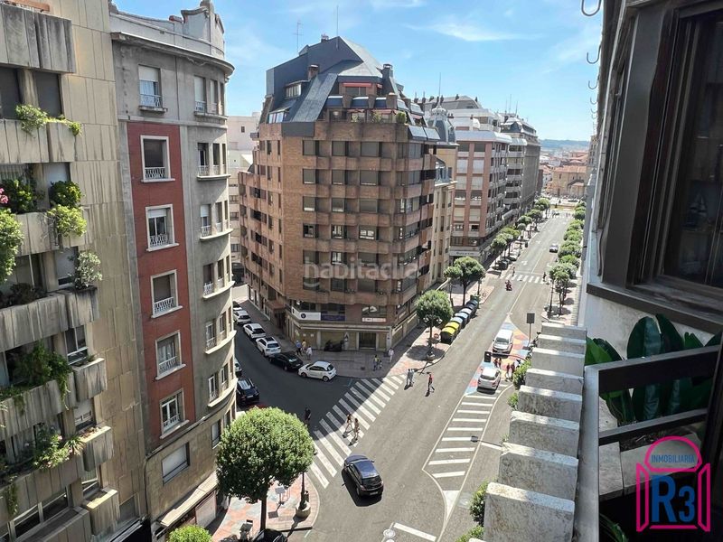 Foto aae77697-6027-4f1e-b271-4368d610fb3e. Pis amb calefacció aparcament a Centro Ciudad León