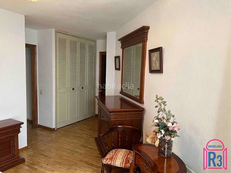 Foto f0f772e0-c796-472a-b379-56996e56c583. Pis amb calefacció aparcament a Centro Ciudad León