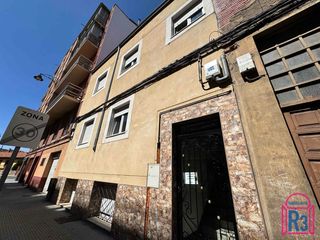 Pis a Crucero. Vivienda de 4 habitaciones y reforma integral en planta semisóta