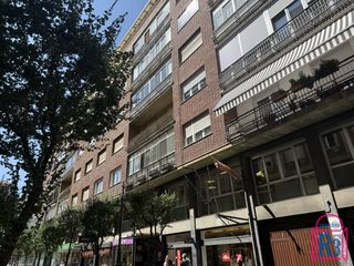 Rent Apartment  Juan lorenzo segura. Apartamento sin amueblar en alquiler