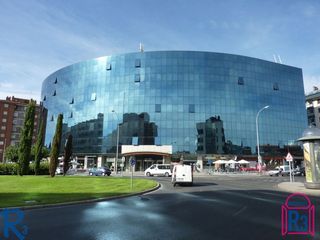 Miete Büro  Reyes leoneses. Oficina en edificio europa