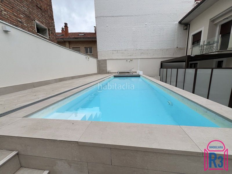 Foto bdc640fd-f977-48d9-ae8f-aab0abb81d2f. Apartament amb calefacció piscina a Casco Antiguo León