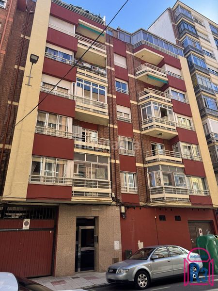 Foto 6eda2b57-ea13-4fb6-b72b-91ae09ac9878. Piso amplio piso con 5 dormitorios y garaje zona plaza de toros en León