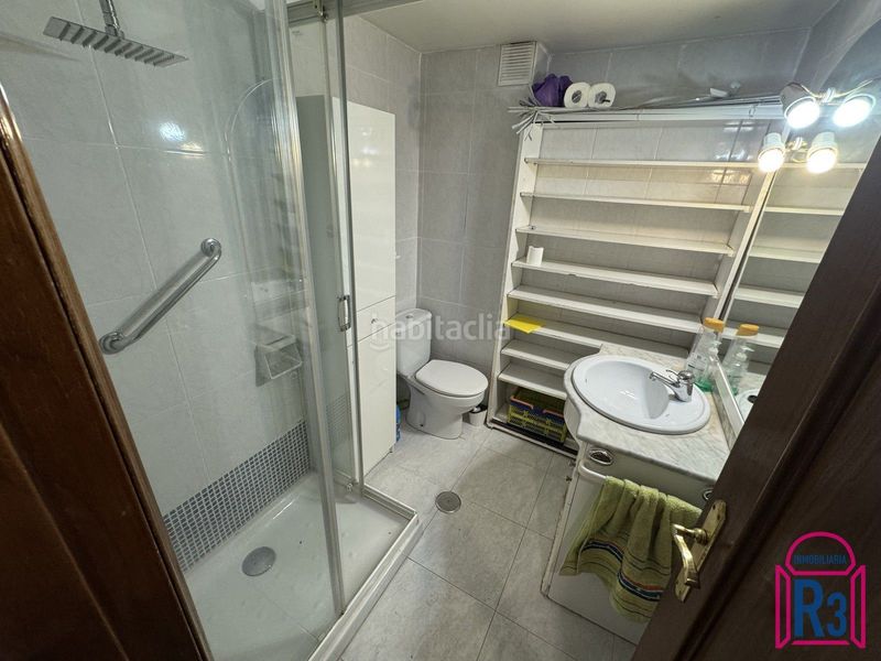 Foto adbe4816-713b-4475-9825-c9bb70ac6081. Piso amplio piso con 5 dormitorios y garaje zona plaza de toros en León