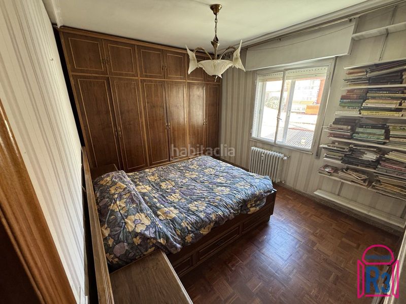 Foto d873b3c2-5b38-4c16-853a-ebd0975b7119. Piso amplio piso con 5 dormitorios y garaje zona plaza de toros en León