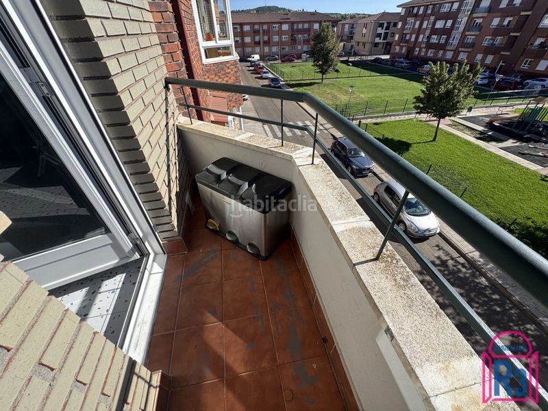 Foto 1659122f-24f9-4e05-8e2d-8784ad66d0c3. Etagenwohnung mit heizung parking in Villaquilambre