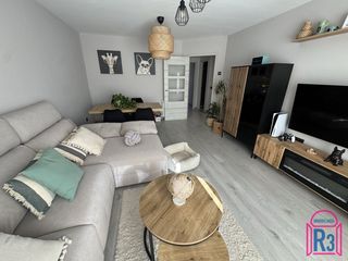 Appartamento in Villaquilambre. Bonito piso con 2 terrazas todo exterior. con zonas ajardinadas.