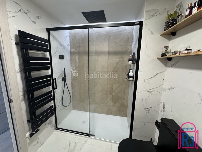Foto d7d6951f-3fce-4b3d-a8f6-9359cbc62a8b. Etagenwohnung mit heizung parking in Villaquilambre
