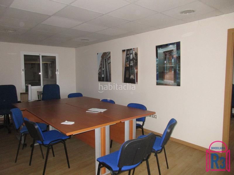 Foto ae43dea1-477a-4f8b-8cf9-d080a57fcc89. Nau industrial a Valdefresno