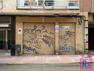 Local commercial  Calle la corredera. Local comercial para reformar de 200m² en dos plantas (100m² en