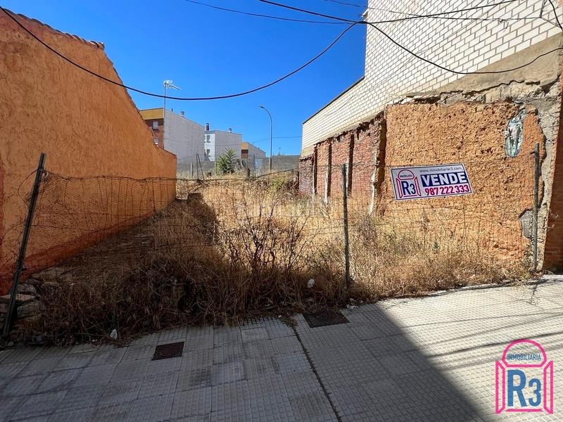 Foto 74cb230b-6f67-4abe-8aa7-00aa09b23a1b. Finca rústica solar urbano en venta en Las Ventas León