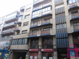 Pis  Independencia. Piso grande con garaje cerca de santo domingo